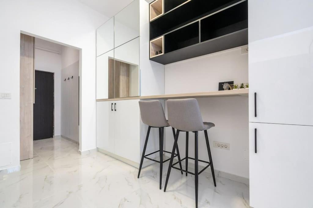 Old Center Calea Victoriei, Star Apartment บูคาเรสต์ ภายนอก รูปภาพ